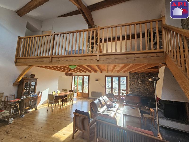 Maison - 170 m² - 5 pièces