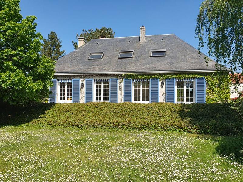 Maison - 180 m² - 6 pièces