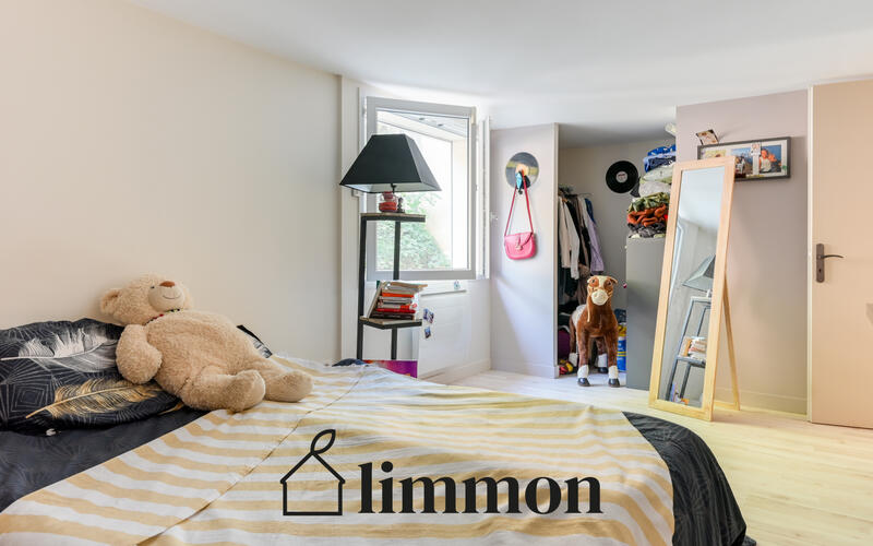 Villa - 211 m² - 6 pièces