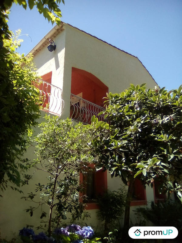 Maison - 300 m² - 12 pièces