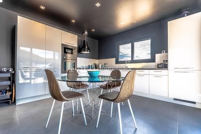 Villa - 200 m² - 5 pièces