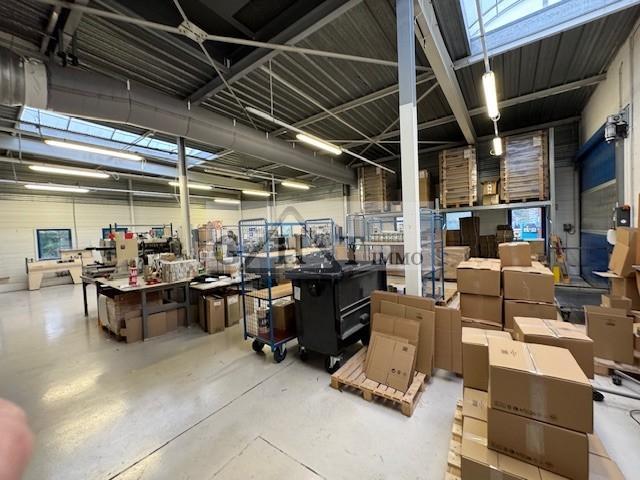 Entrepôt - 1 625 m²