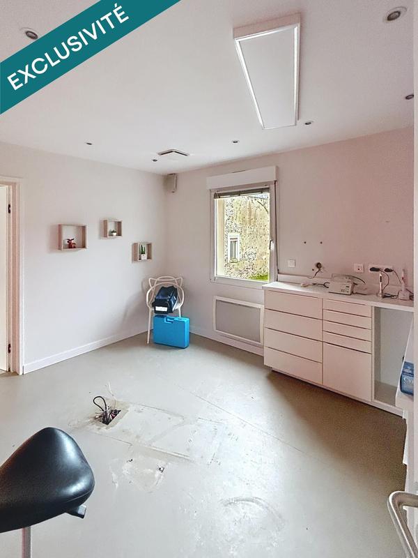 Local commercial - 135 m² - 3 pièces