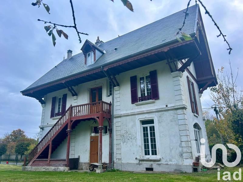 Maison - 180 m² - 8 pièces