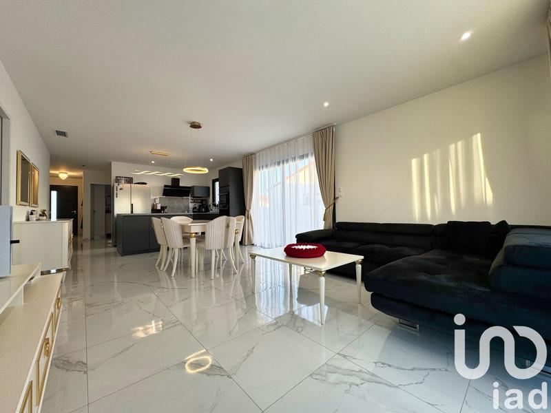 Maison - 90 m² - 3 pièces