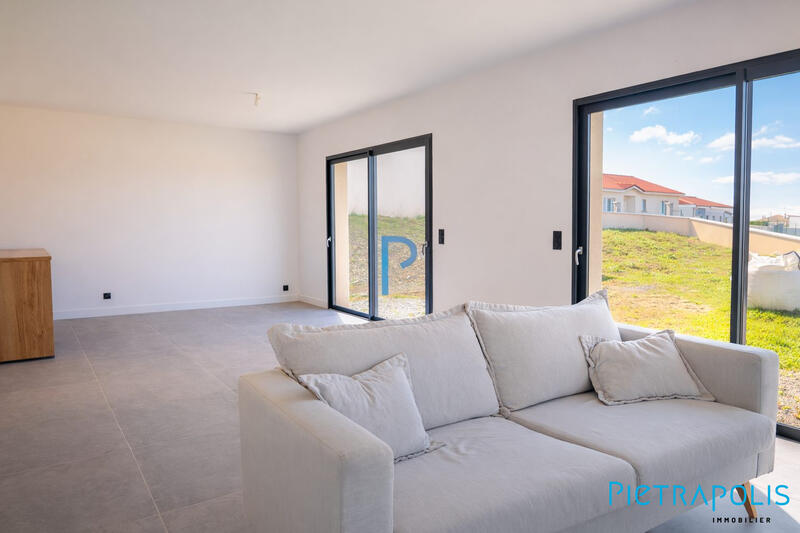 Maison - 98 m² - 4 pièces