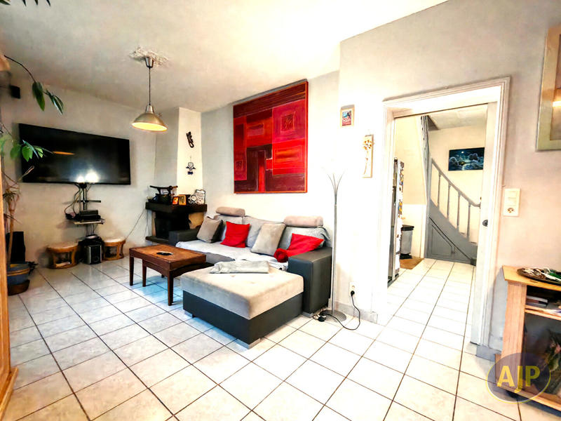 Maison - 111 m² - 6 pièces