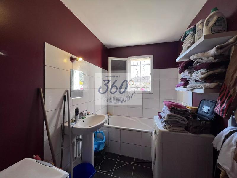 Maison - 96 m² - 5 pièces