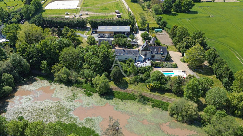 Maison - 400 m² - 18 pièces