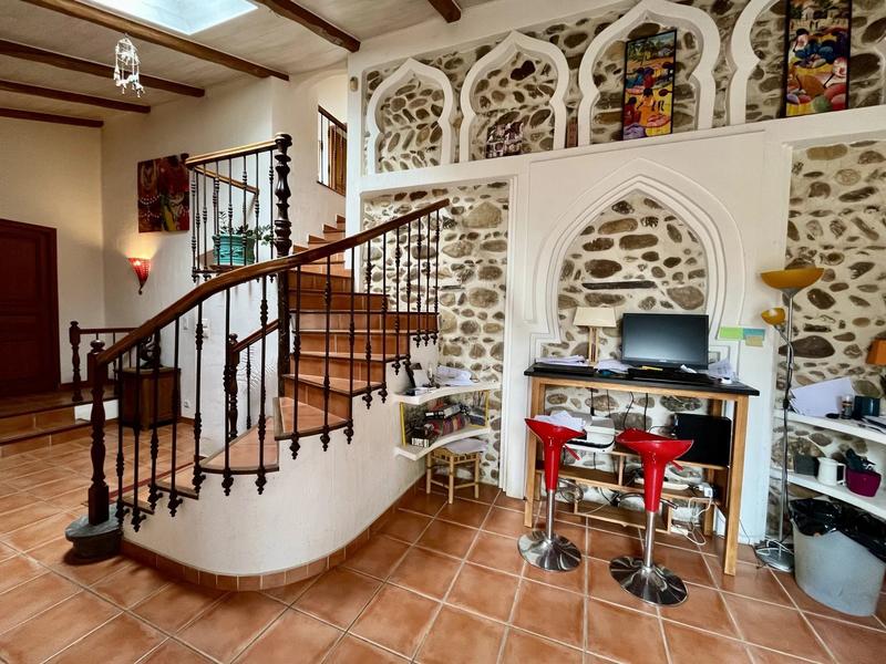 Maison traditionnelle - 248 m² - 10 pièces