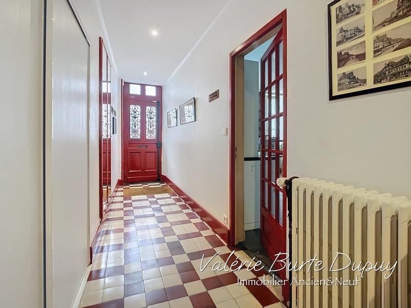 Maison - 214 m² - 7 pièces