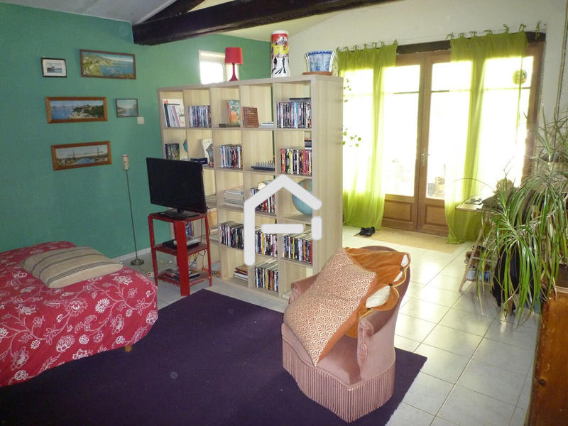 Maison - 240 m² - 9 pièces