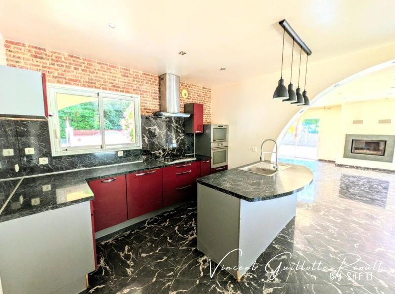 Maison - 172 m² - 5 pièces