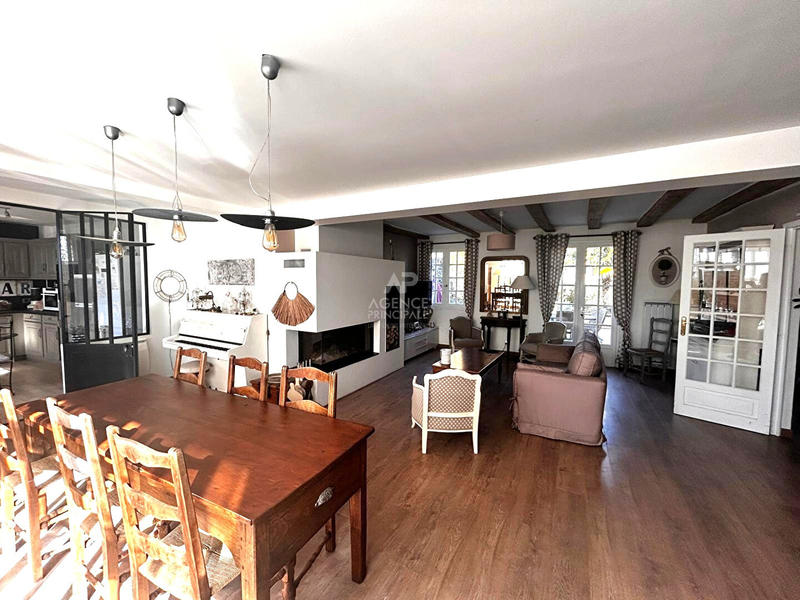 Maison - 121 m² - 6 pièces