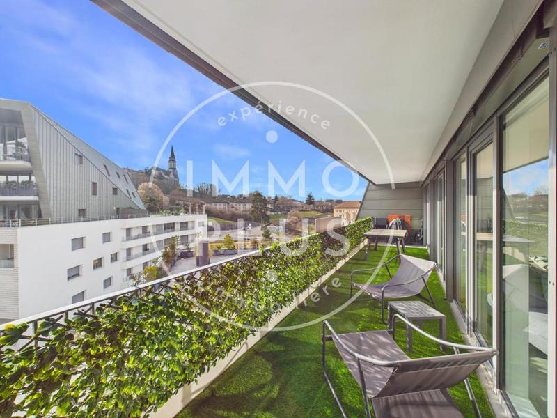 Appartement - 105 m² - 4 pièces