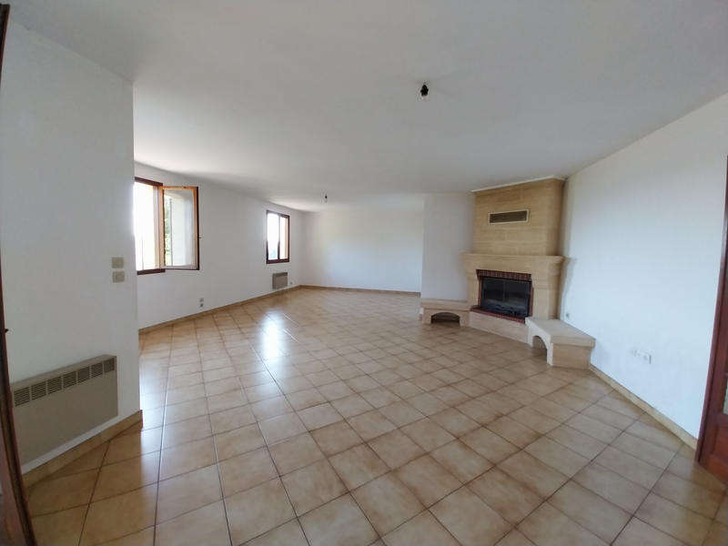 Maison - 239 m² - 8 pièces