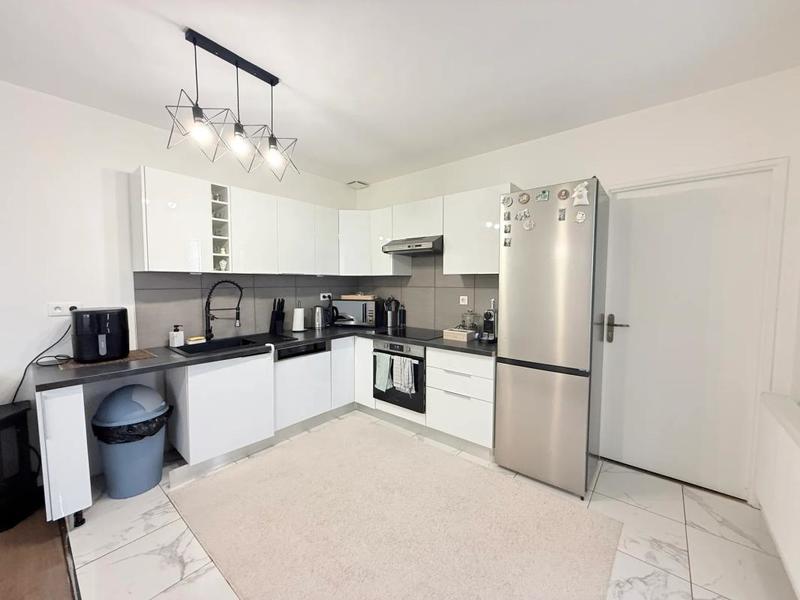 Appartement - 90 m² - 3 pièces