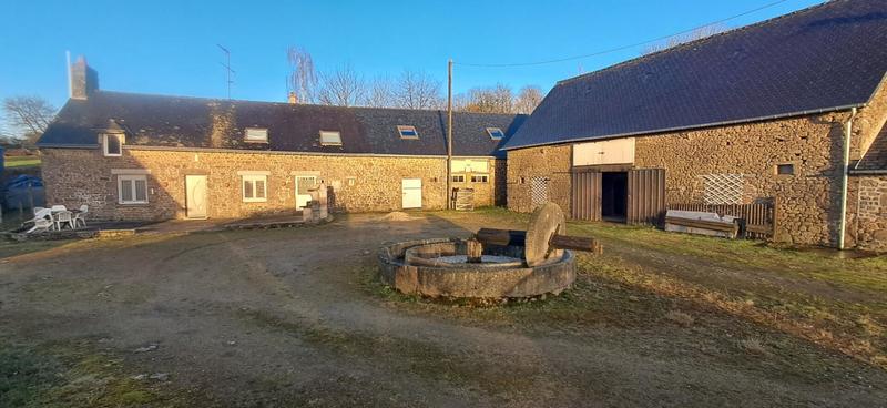 Corps de ferme - 300 m² - 6 pièces