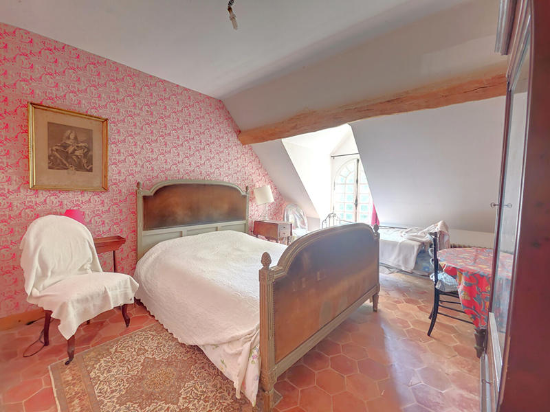 Maison - 265 m² - 10 pièces