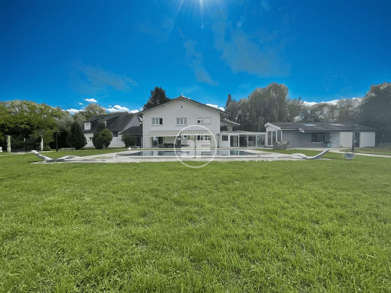 Villa - 486 m² - 11 pièces