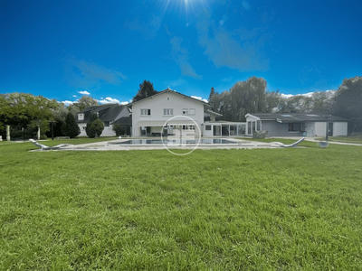Villa - 486 m² - 11 pièces