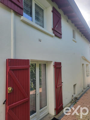 Maison - 312 m² - 15 pièces