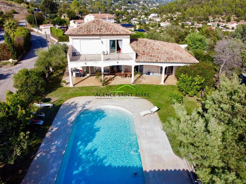 Maison - 257 m² - 6 pièces