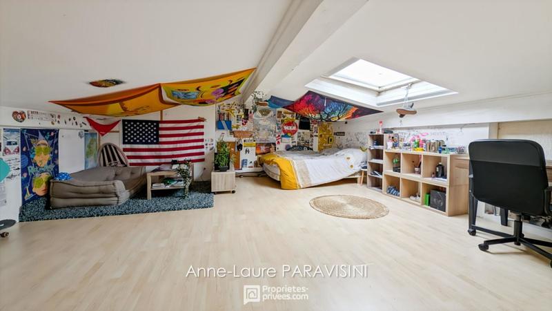 Maison - 270 m² - 10 pièces