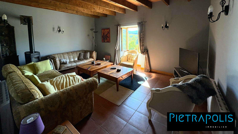 Maison - 220 m² - 6 pièces