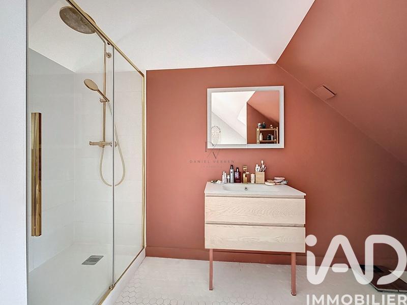 Maison - 224 m² - 9 pièces