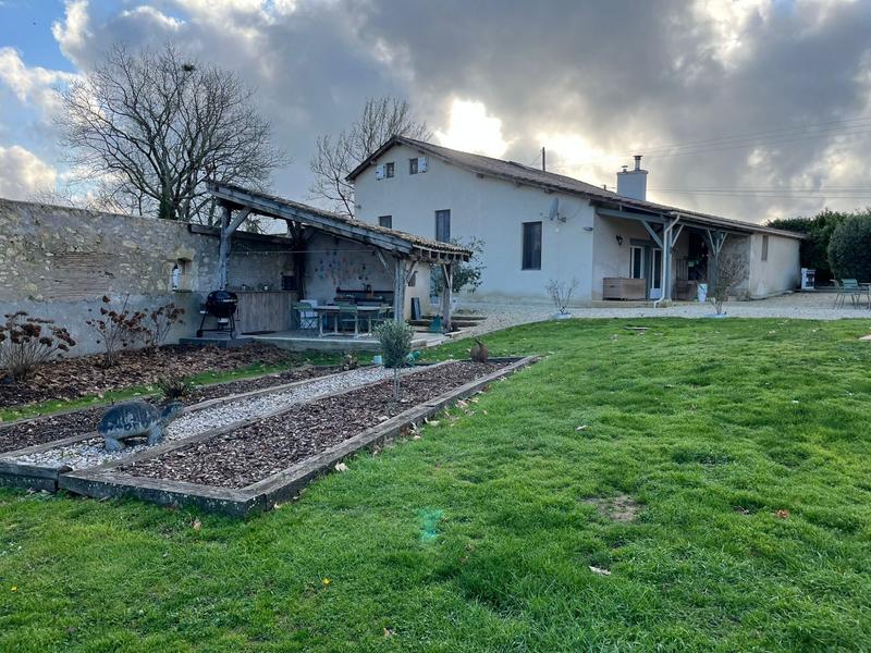 Maison - 224 m² - 6 pièces