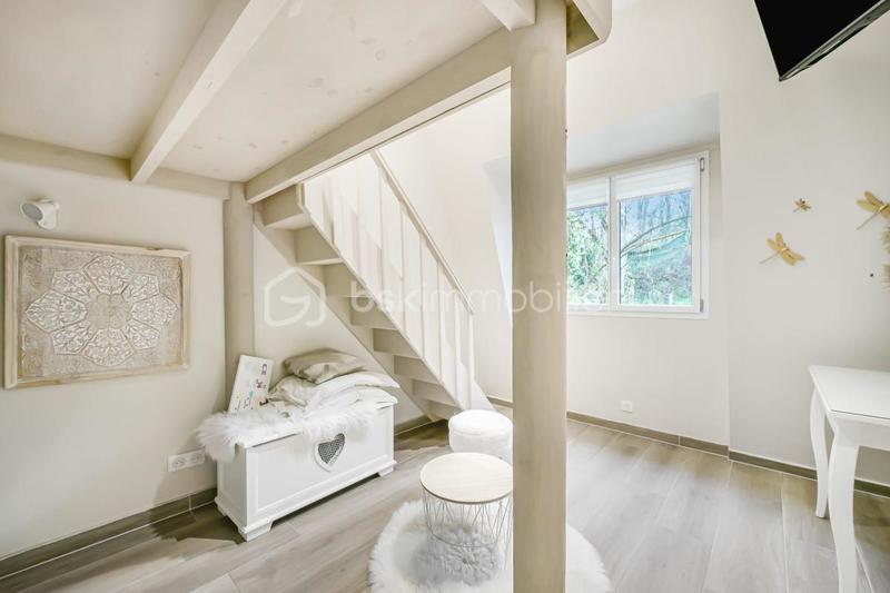 Villa - 185 m² - 10 pièces