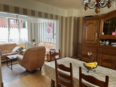 Maison - 80 m² - 8 pièces