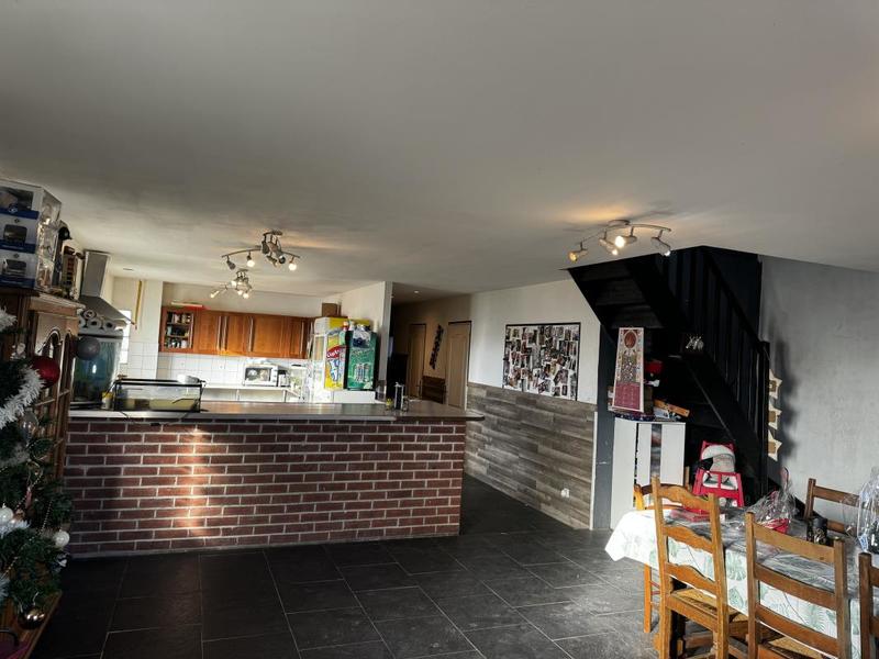 Maison - 163 m² - 8 pièces