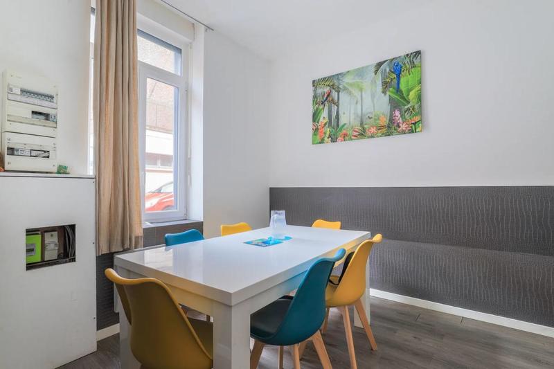 Maison - 98 m² - 8 pièces