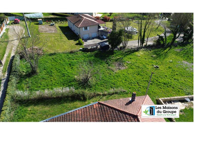 Terrain constructible - 1 035 m²
