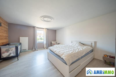 Maison - 200 m² - 7 pièces