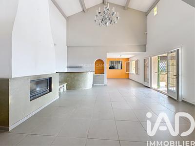 Maison - 195 m² - 6 pièces