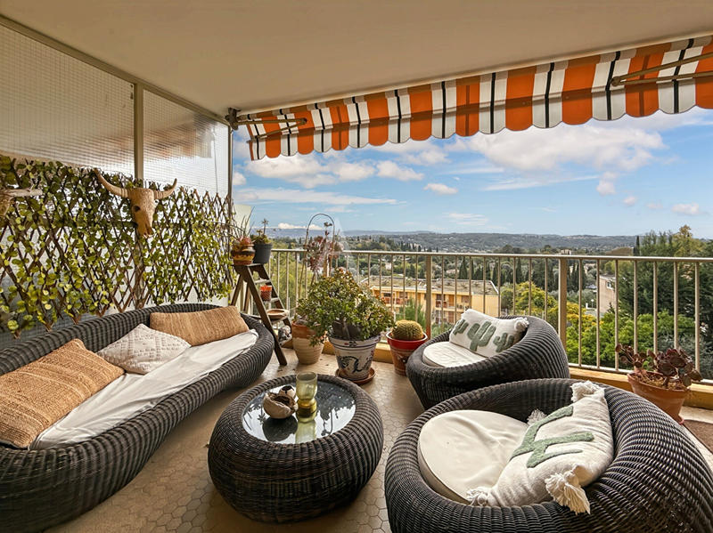 Appartement - 93 m² - 4 pièces