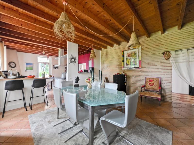 Demeure - 300 m² - 10 pièces