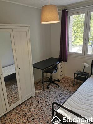Chambre - 10 m² - 1 pièce