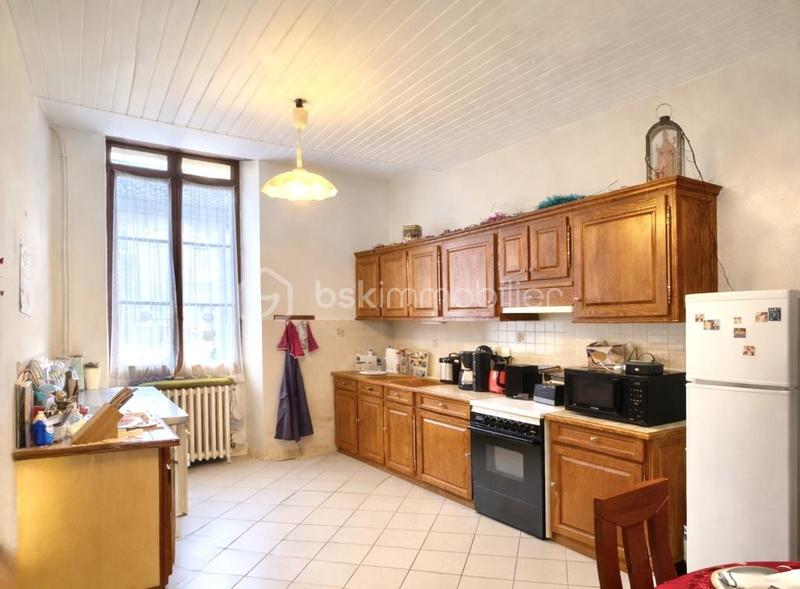 Maison ancienne - 202 m² - 9 pièces