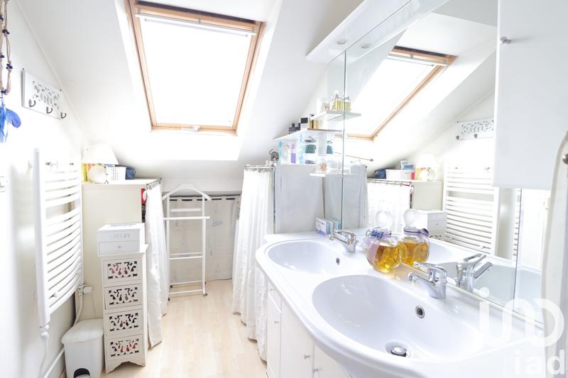 Maison - 178 m² - 9 pièces