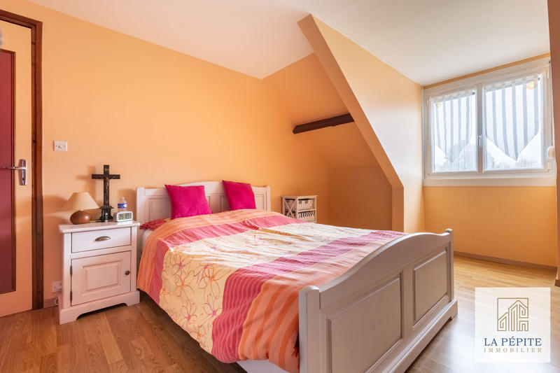 Maison - 96 m² - 5 pièces