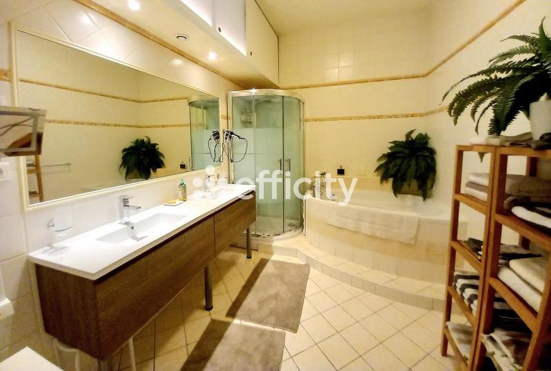 Appartement - 165 m² - 4 pièces