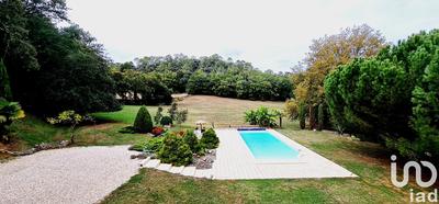 Maison - 290 m² - 6 pièces