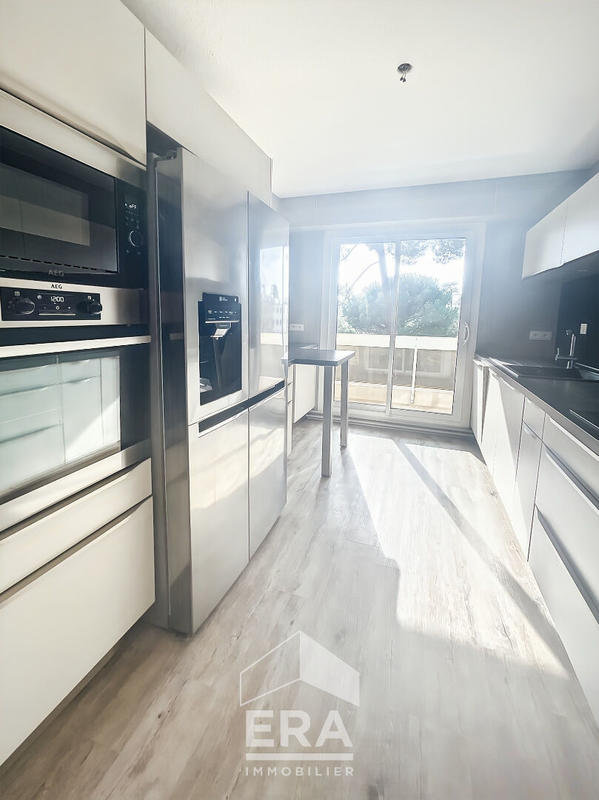 Appartement - 94 m² - 5 pièces