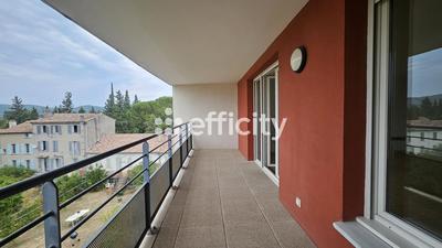 Appartement - 80 m² - 4 pièces