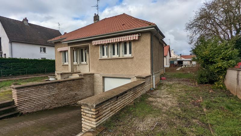 Maison traditionnelle - 94 m² - 5 pièces