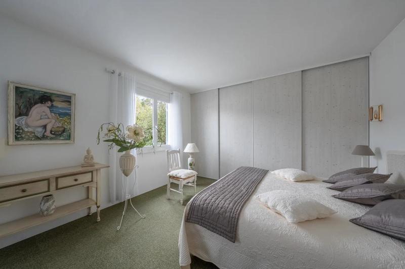 Maison - 230 m² - 5 pièces